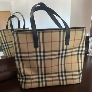 Burberry classic tote